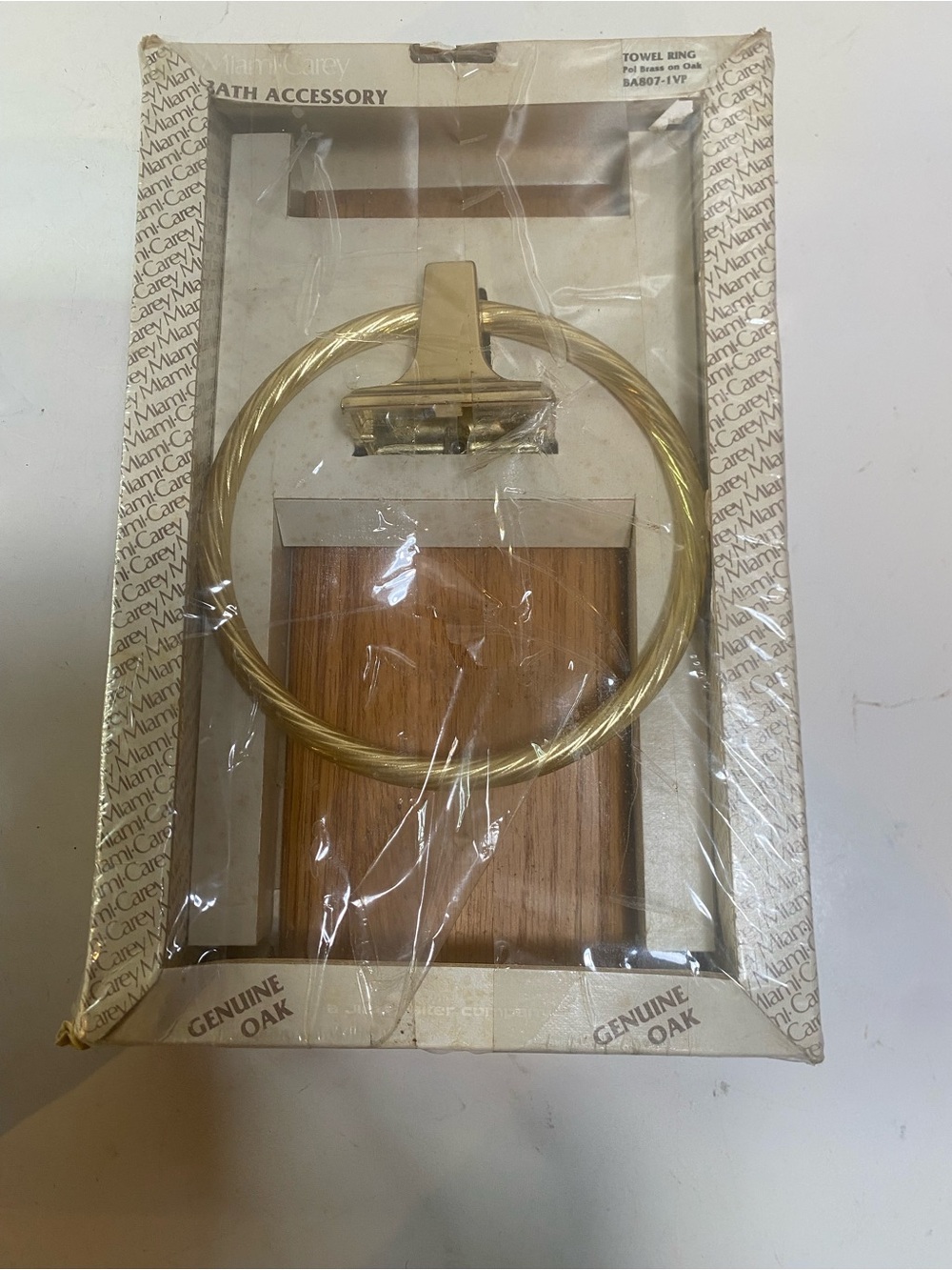 NIB Vintage Miami-Carey Polished Brass & Oak Bathroom Towel Ring